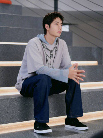 #王一博在乐华没有在乎的人了吗# cos到精髓了[抱一抱] ​​​