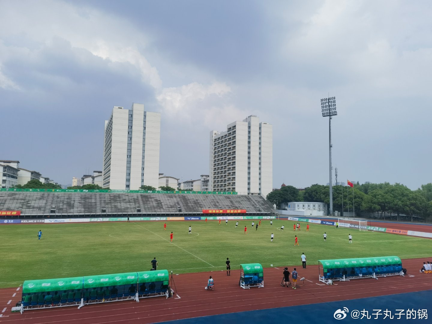 提前考察下轮足协杯上海海港对手上海赛更达队，正常的话，比赛会在上汽浦东足球场举行