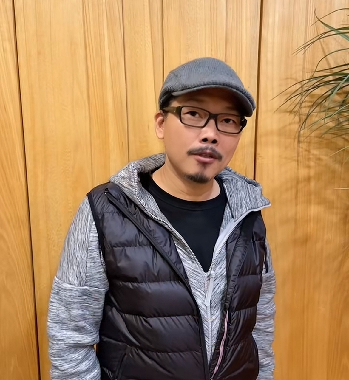 方文山被曝出轨聊天记录曝方文山选妃天青色等烟雨，而我在等你。不多情的话怎么能写出