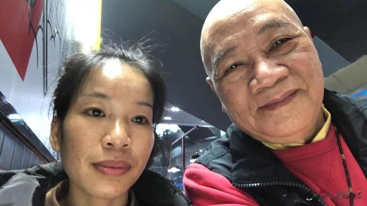 人们可以从两个地方得到教育：
一个是火葬场，因为“在那里不管是什么人，男人、女人