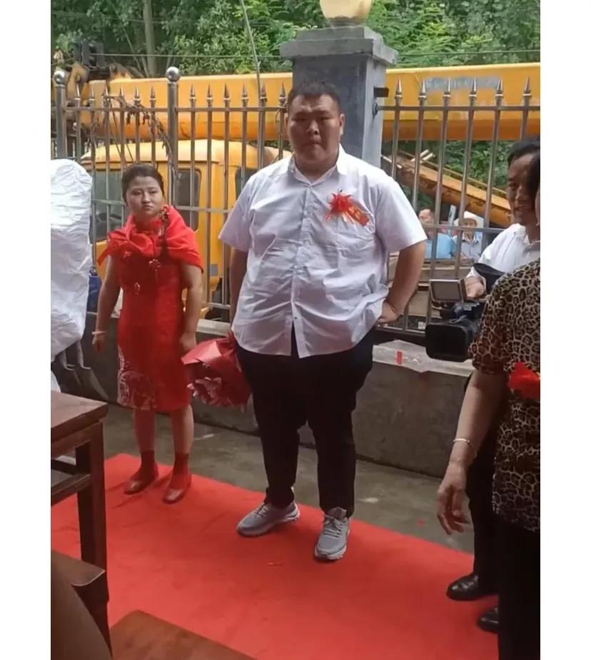 朋友结婚这差距是我见过最大的~