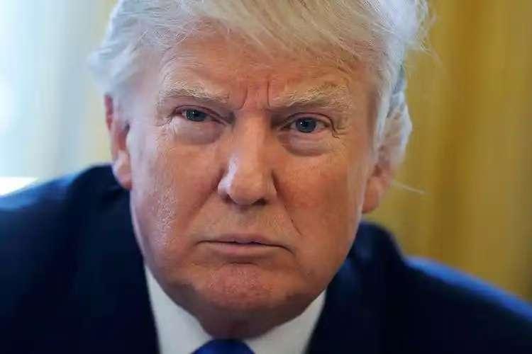 征收250%关税？特朗普又反悔，来北京吃晚宴可以，但须满足1条件。美方近期宣布2