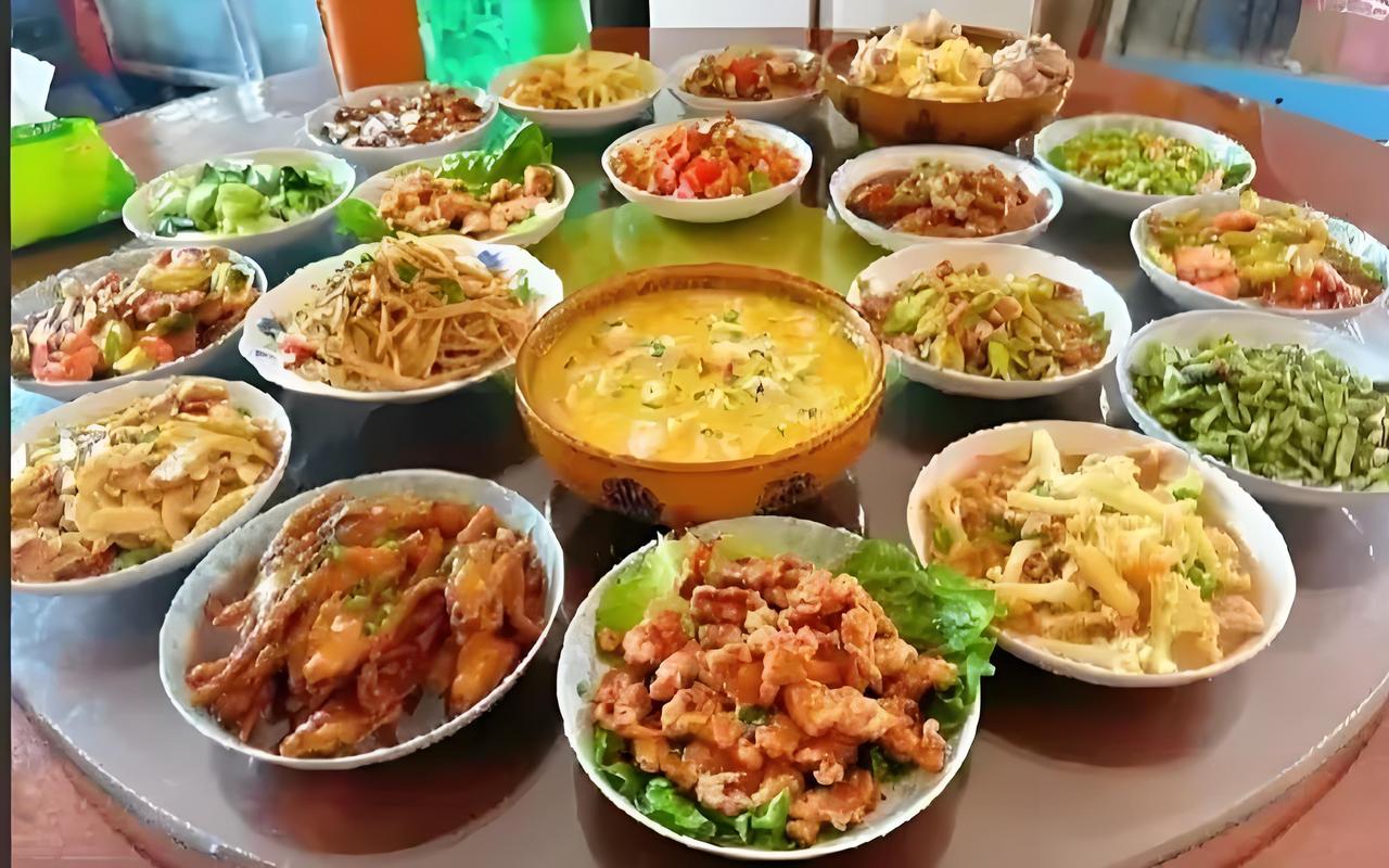 弟媳的第一次见面红包给多少合适呀？

我夫家庭条件一般，特别是这两年更是雪上加霜