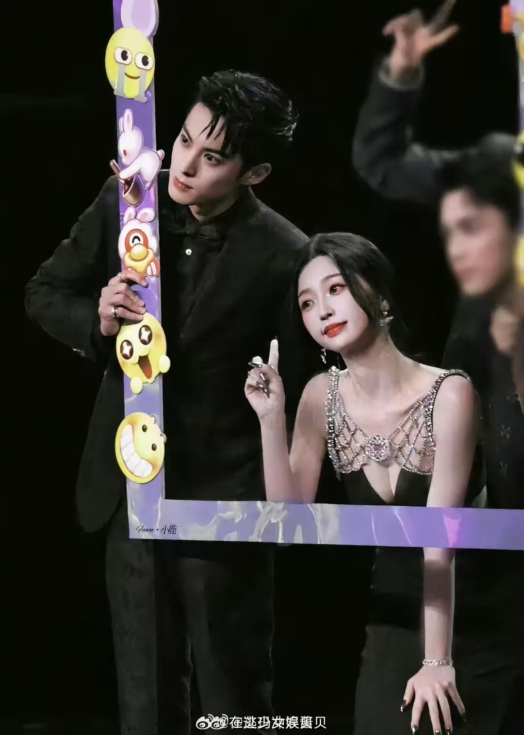 网友形容他三关系：王鹤棣是毛利兰，虞书欣是工藤新一，丁禹兮是灰原哀。这对吗？ 