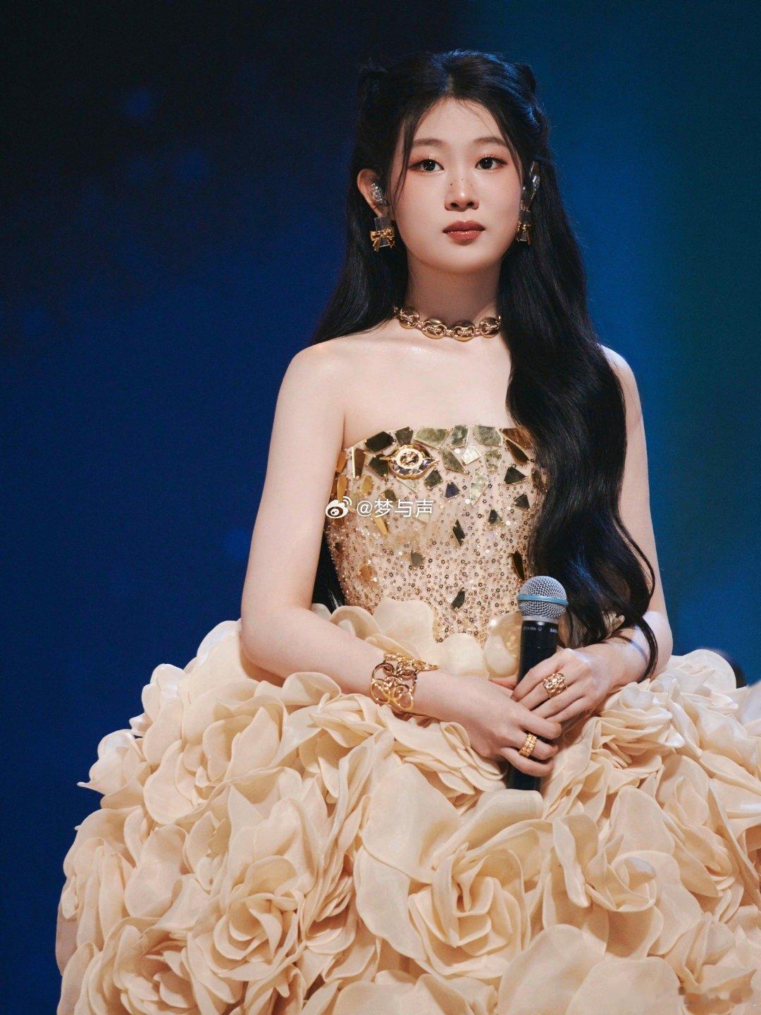 沈佳润今年跨年可忙坏了 这份忙碌背后，是机遇，更是挑战。沈佳润漂亮地交出了答卷，