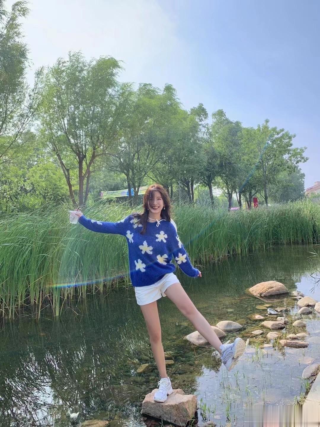  ♡⃝ ʜᴇʟʟᴏ ◡̈ ☽⋆ 🏖甜甜的萱出现一下🧚♀ ​​​
