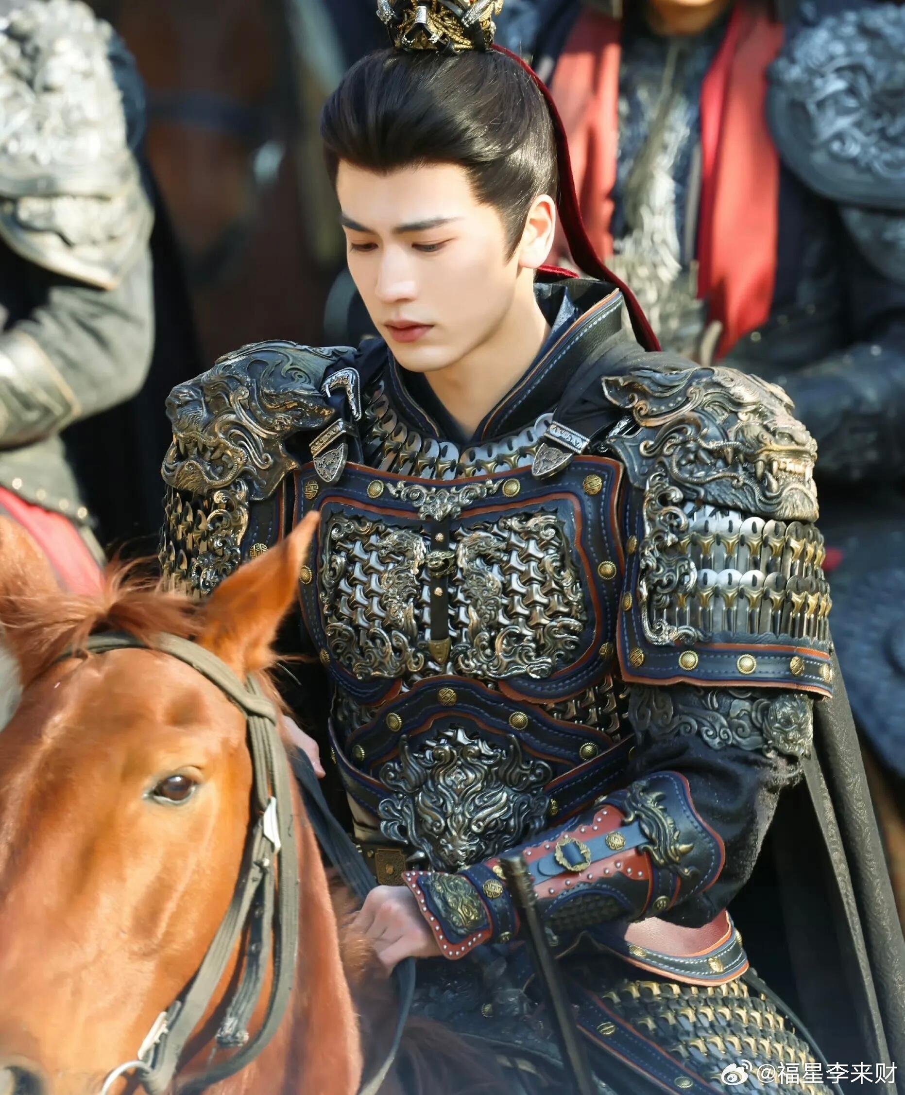 逐玉皇帝也不敢和张凌赫当情敌 皇帝：我堂堂九五之尊，会怕他一个武安侯？皇帝：对不