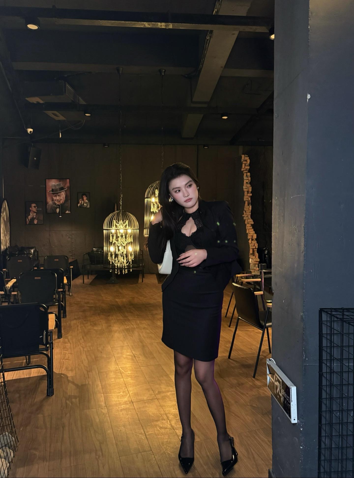 在相互尊重的条件下我是个很有礼貌的人