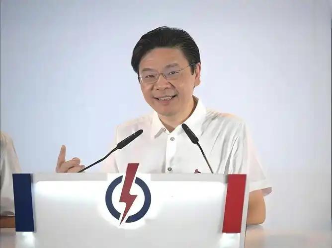 “一夜之间，新加坡的社交平台彻底‘炸’了！蛇、咖喱、普拉塔、黑魔法——这些词汇像