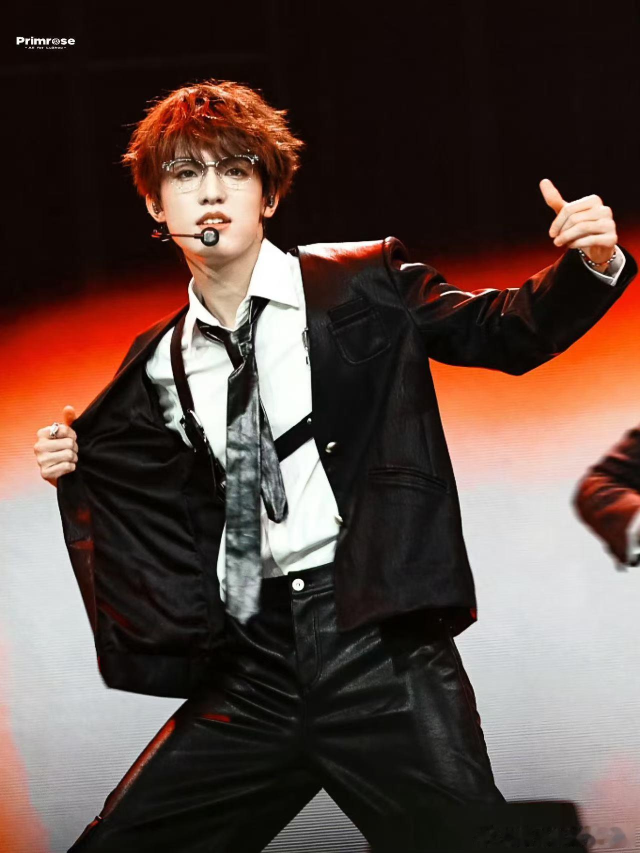 张泽禹的故事 他的每一岁都在认真长大，那些不显眼的坚持，凑成了现在闪闪发光的张泽