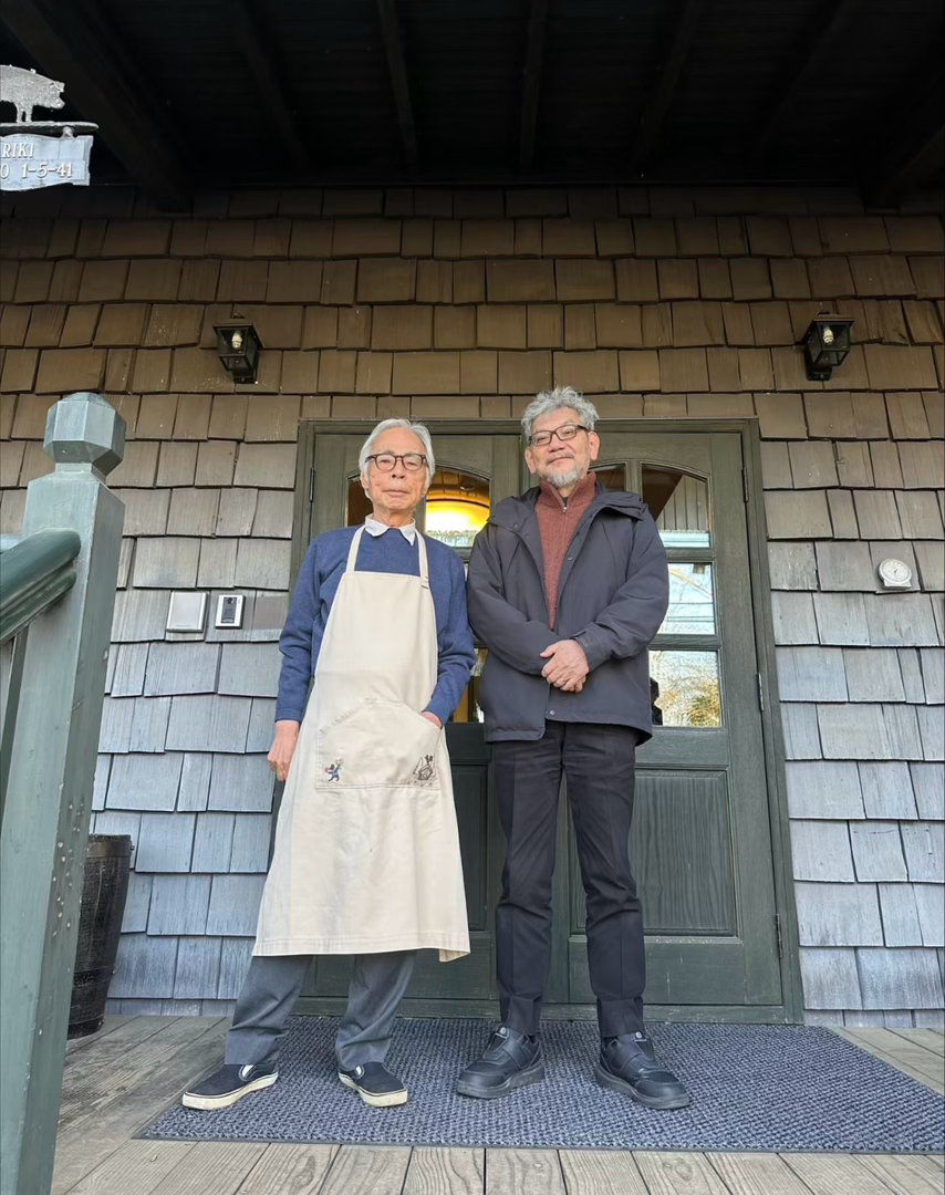 庵野秀明拜访宫崎骏庵野秀明拜访了宫崎骏，他表示宫崎骏还是那样神采奕奕，一如既往地