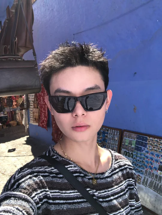 世界是个巨大的新疆