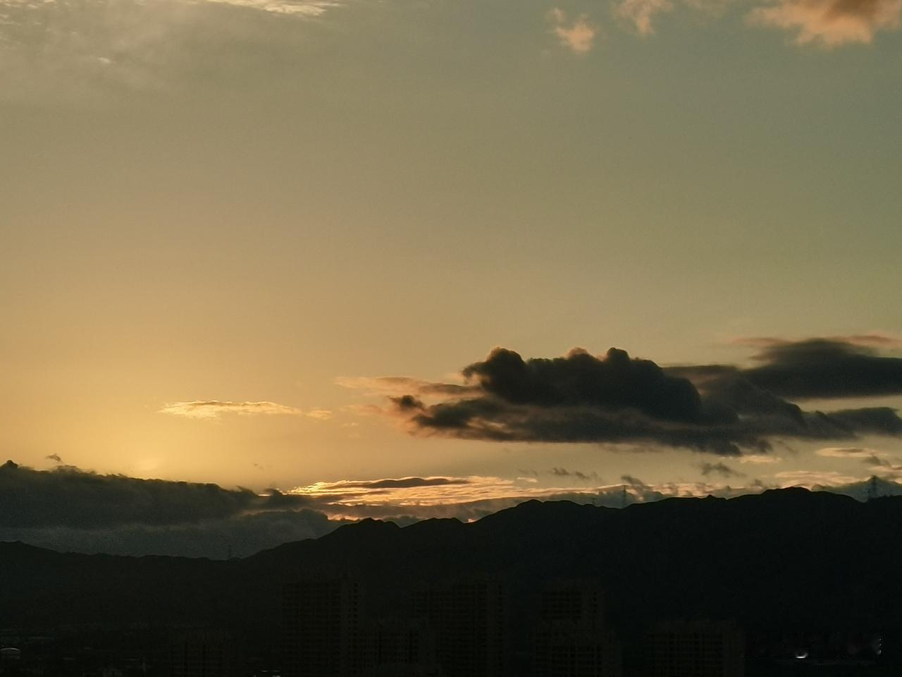 可以分享一张你拍的天空美照吗