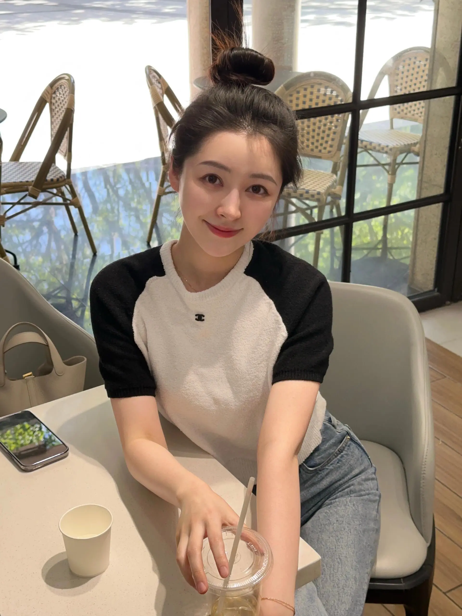 祝我们在乱七八糟的生活中找到快乐