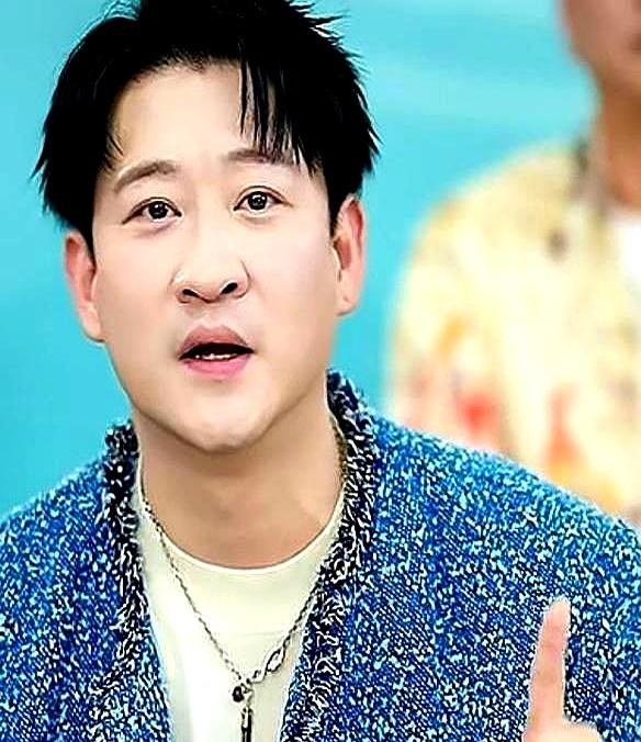 所以当那些人连郭汾阳
 

他嘴上还喊着郭老师是永远的老师，转头就跟那些常年抹黑