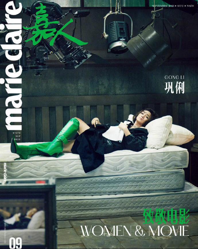 巩俐拿盒饭都像在晚宴巩俐能把普通衬衣穿成高定感巩俐能把普通衬衣穿成高定感，，最新