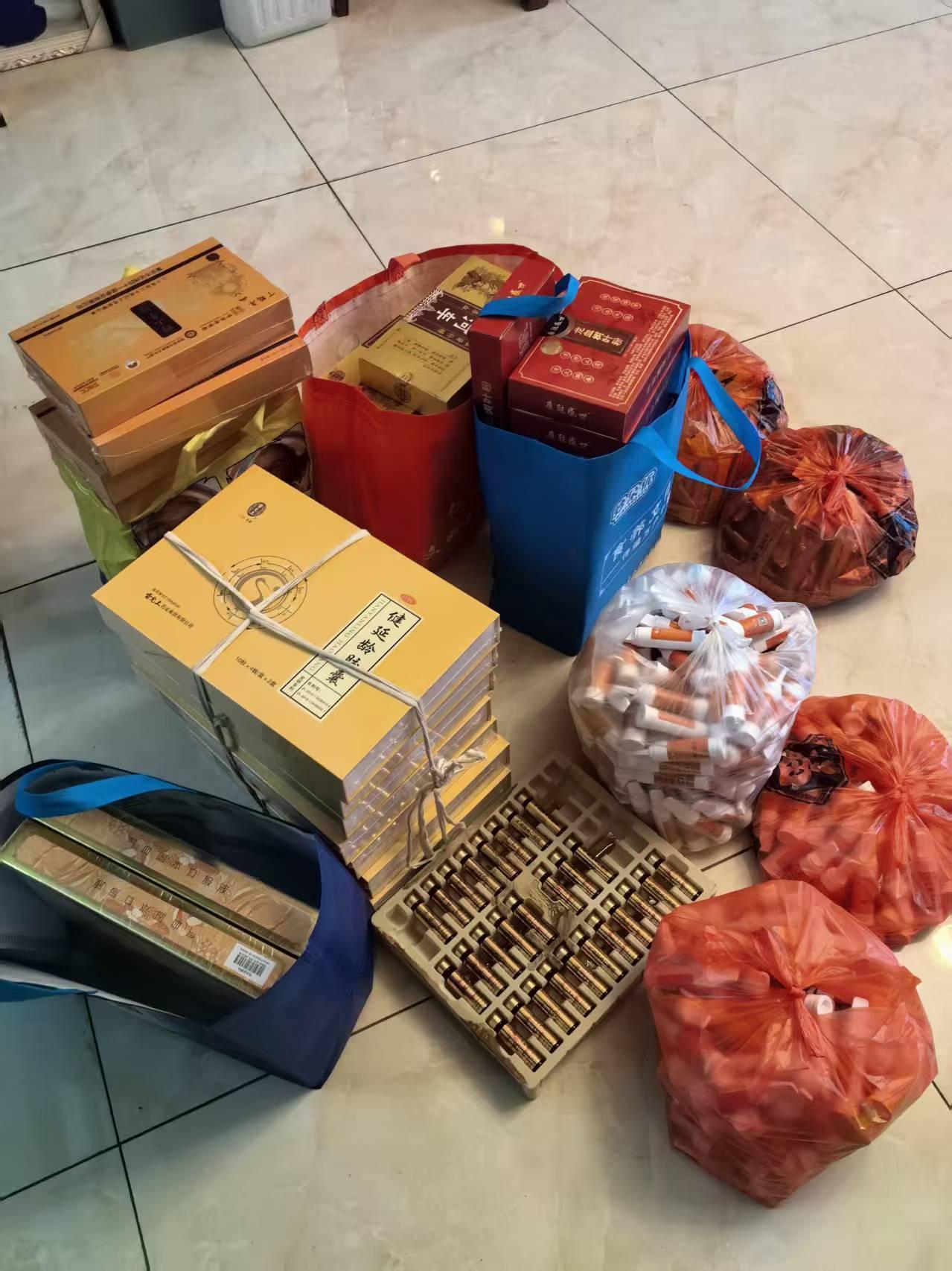 78岁老人赊一万二千多元的保健品，吃一个月身体出问题，住院一个星期。

老人被卖