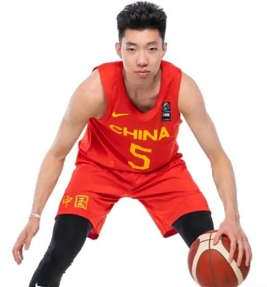 不知道大家有没有发现，中国男篮的廖三宁是只进关键球啊！
首先是八强战对阵韩国队。