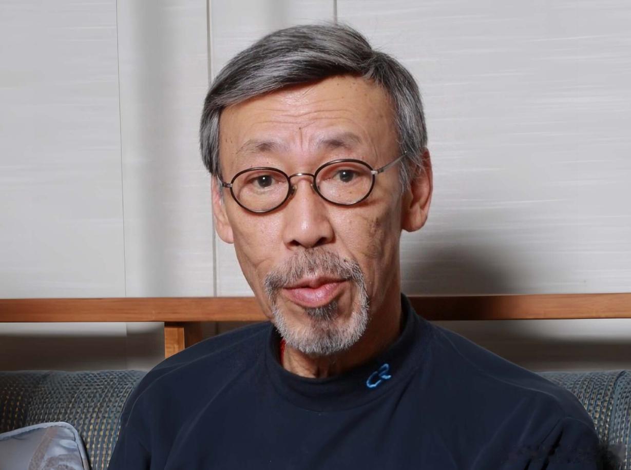 据港媒，13日，冯淬帆葬礼在台湾桃园依其生前遗愿低调举行，仅通知至亲参加，全程不