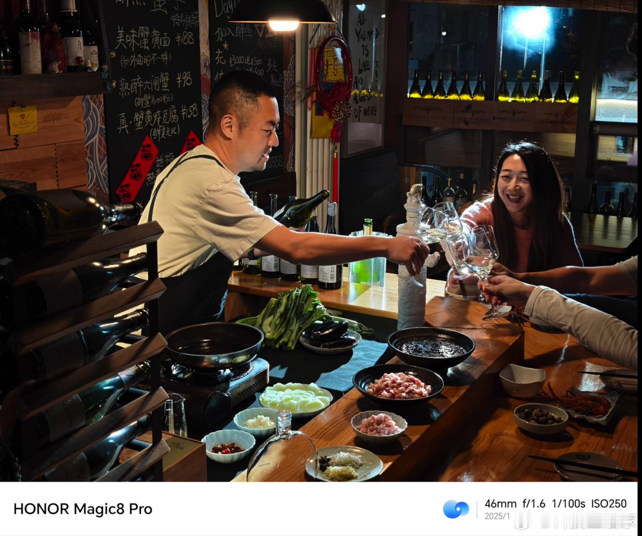 夜色里的第二人生在自己的时区发光，意味着不再活在别人的眼中。这种人生态度的转变，