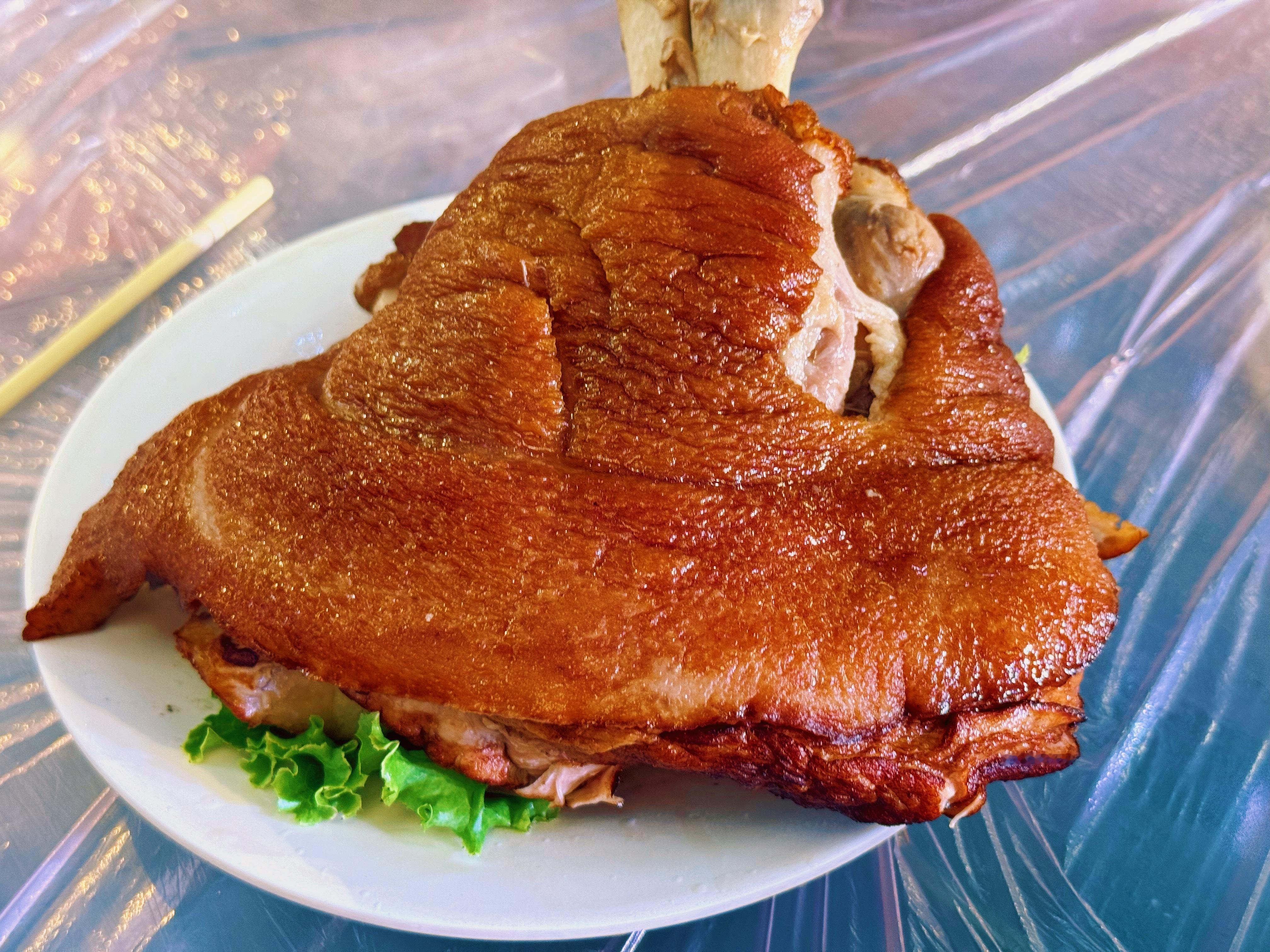今天吃席，山东大肘子🍖，大家觉得咋样？[吃瓜] ​​​