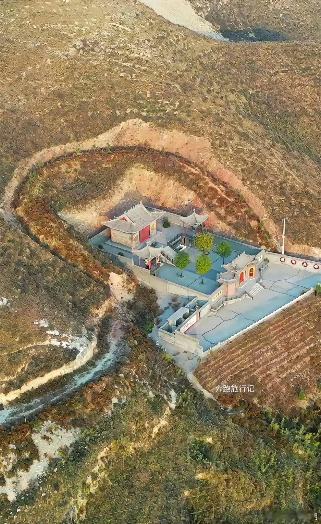安徽农村，不懂就问？这是庙、寺？还是一座祠堂？[并不简单] 