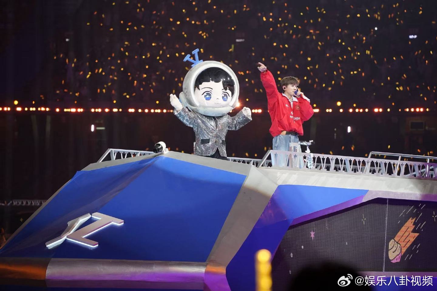 张杰唱嗨了我的青春也回来了原来青春从来没走，只是藏在他的歌声里。 