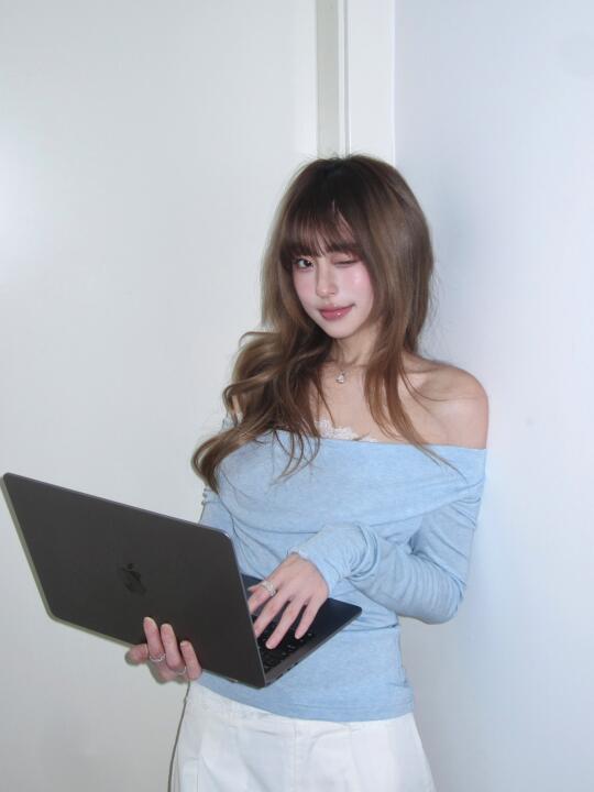 居家办公的姐姐🐰