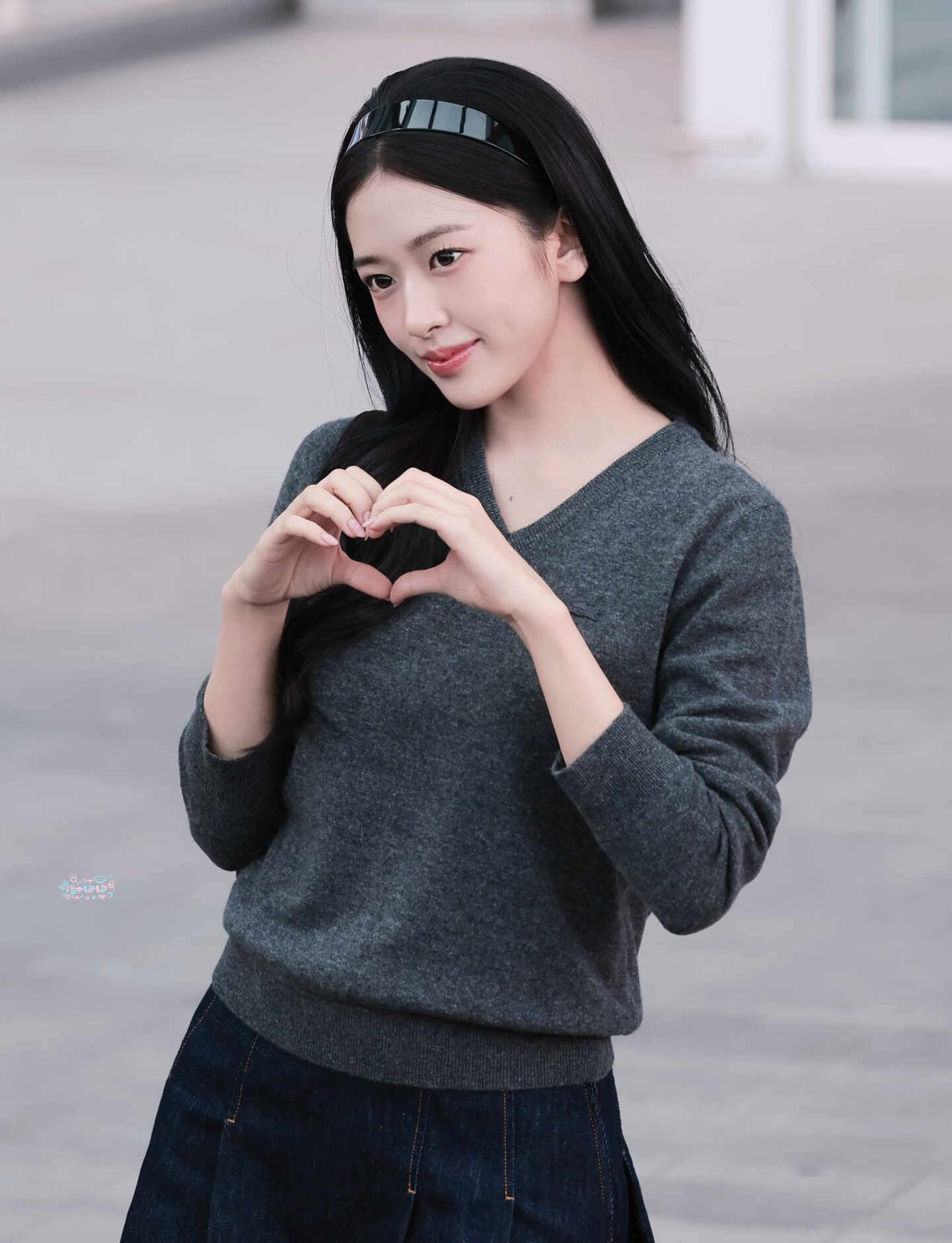 女神我准备好了！
ive 安宥真 巴黎 lacoste