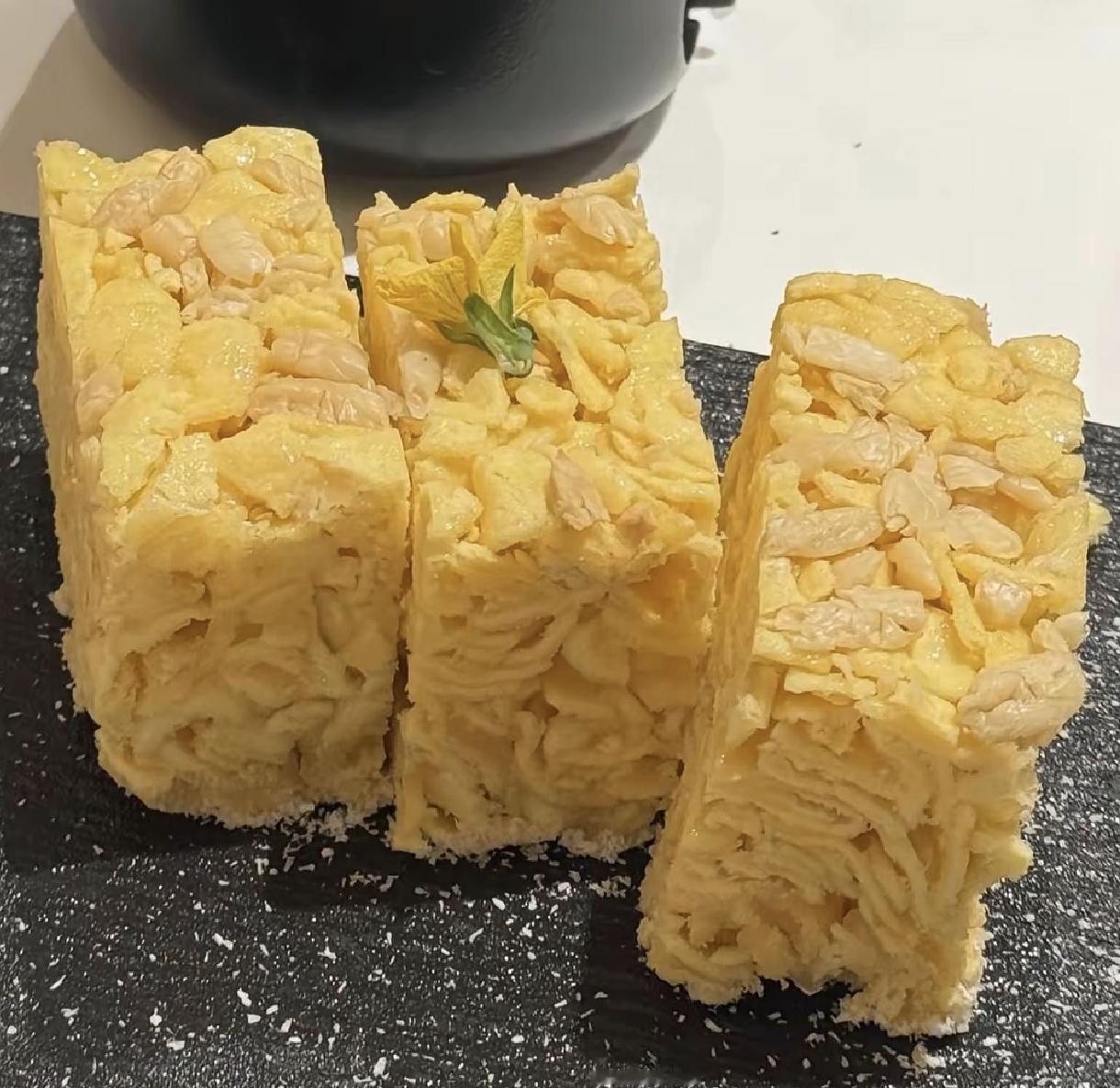 老一辈的广东人都是吃得比较咸的，因为咸才能多吃饭，以前可以吃三碗饭的，特别是干体