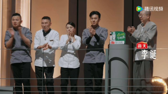高精力人看完这段也力竭了一饭封神简直是现实版飞机大厨紧急任务，几十份餐食要赶着出
