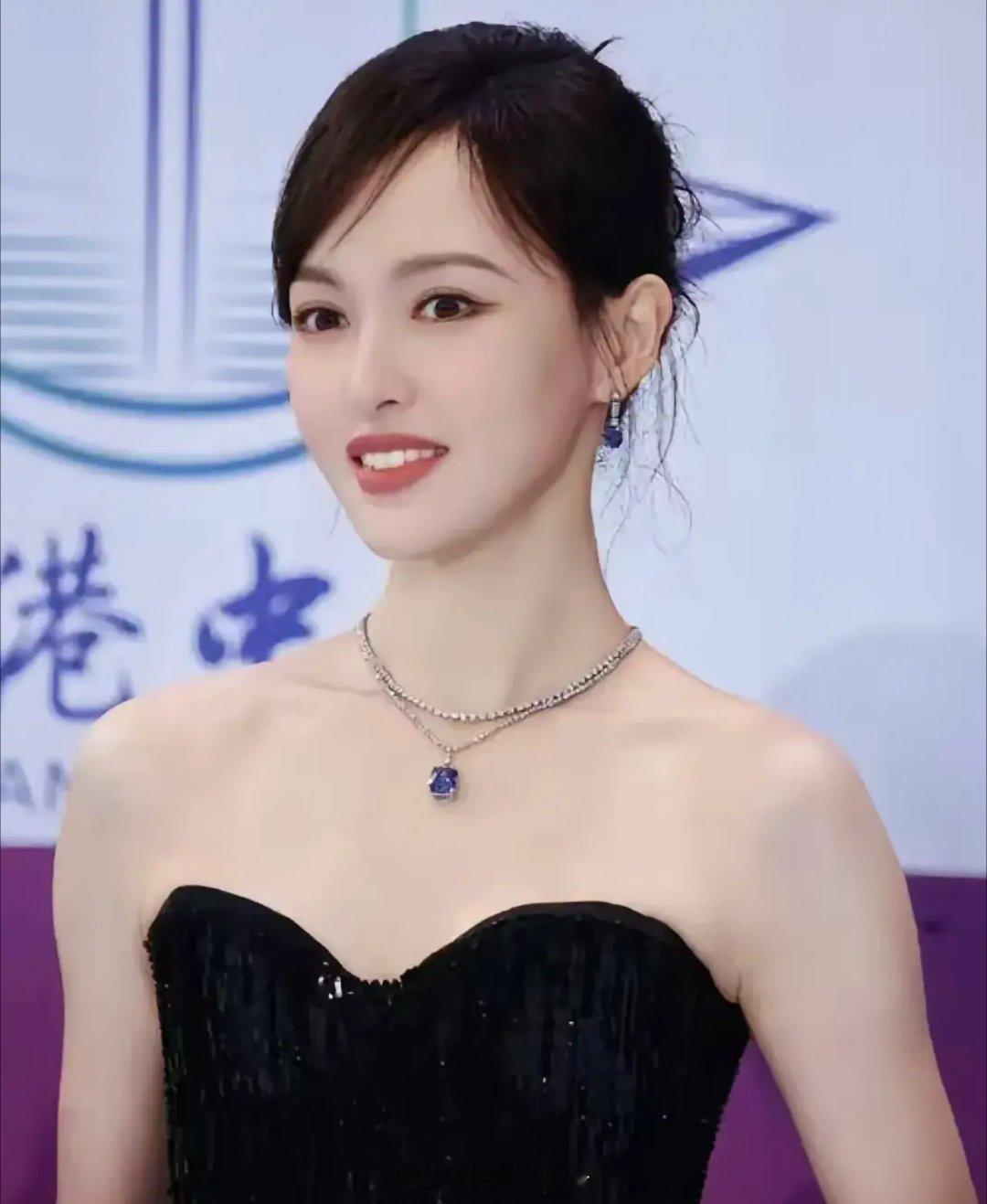 唐嫣这次大概会在家哭晕吧！白玉兰输给周迅，飞天输给赵丽颖，这次金鹰又输给赵丽颖！