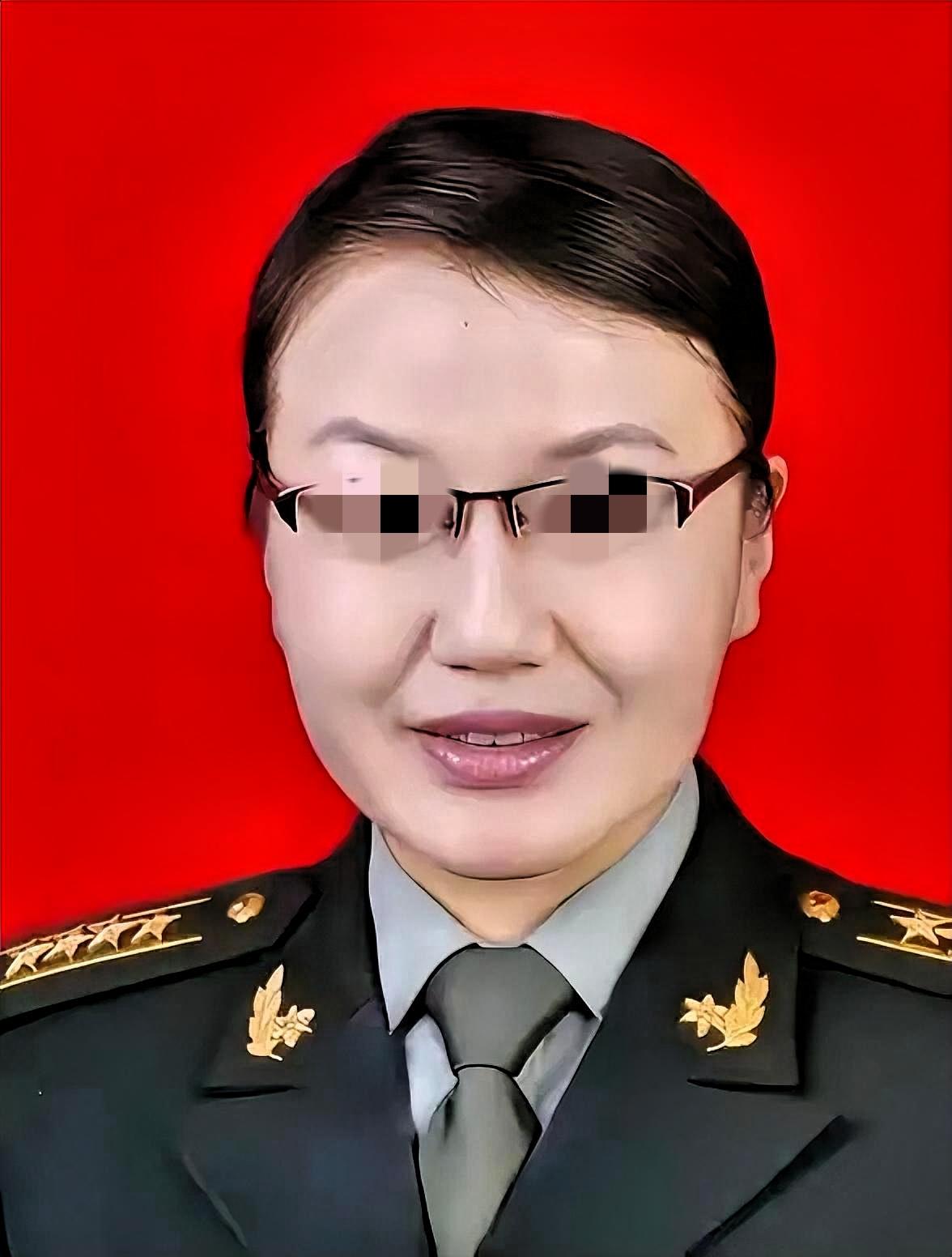 一定是有叛徒在我们中间，不然仅仅以中国女人头脑，怎可能算出我们的飞行路线？美军当