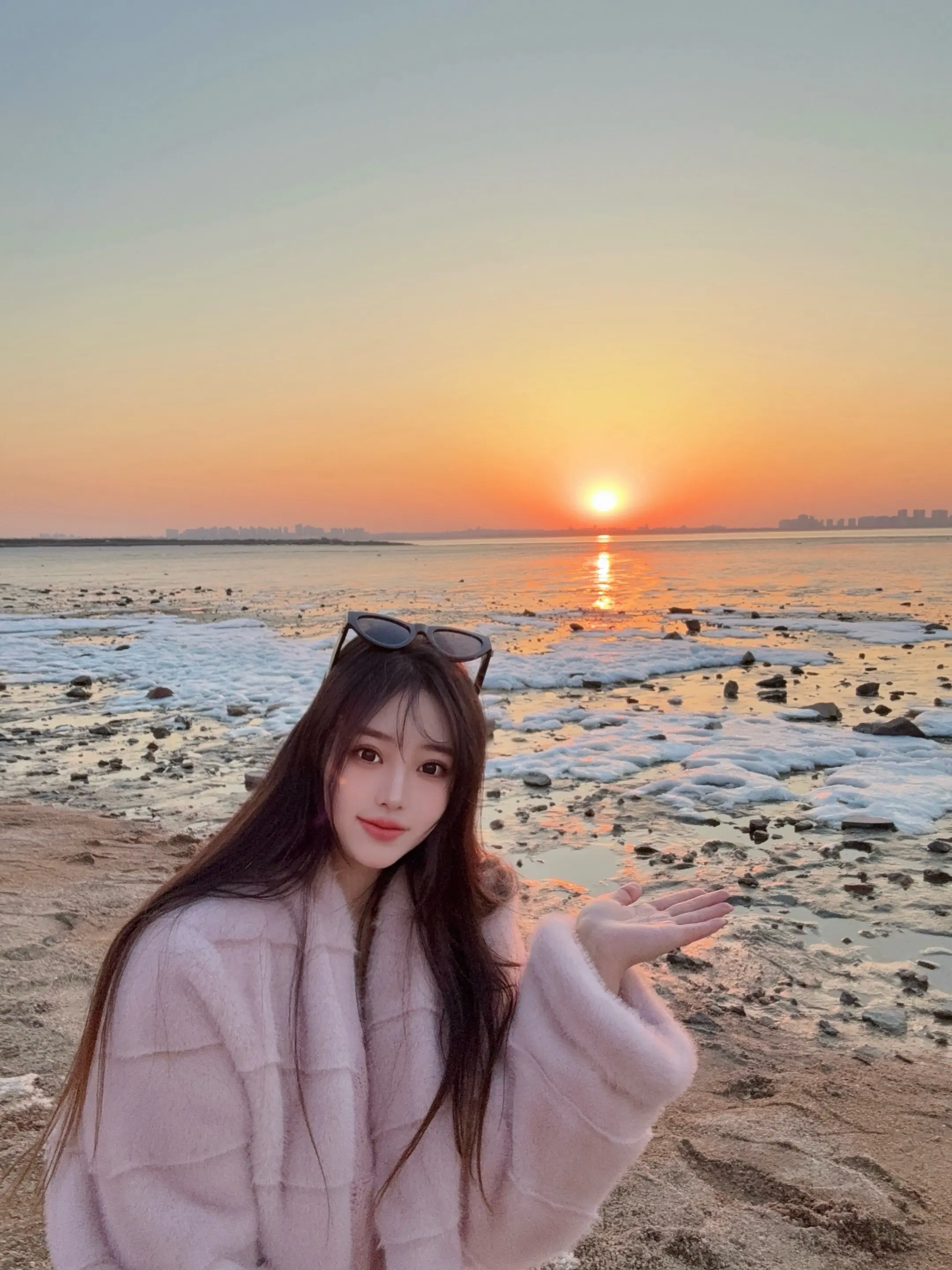 生活的本质，大概就是看透依旧热爱，心宽福自来，祝我们风生水起～