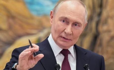 普京给了俄罗斯，三百年来最大的觉醒！中国的35万亿，势不可挡。有专家认为，普京才