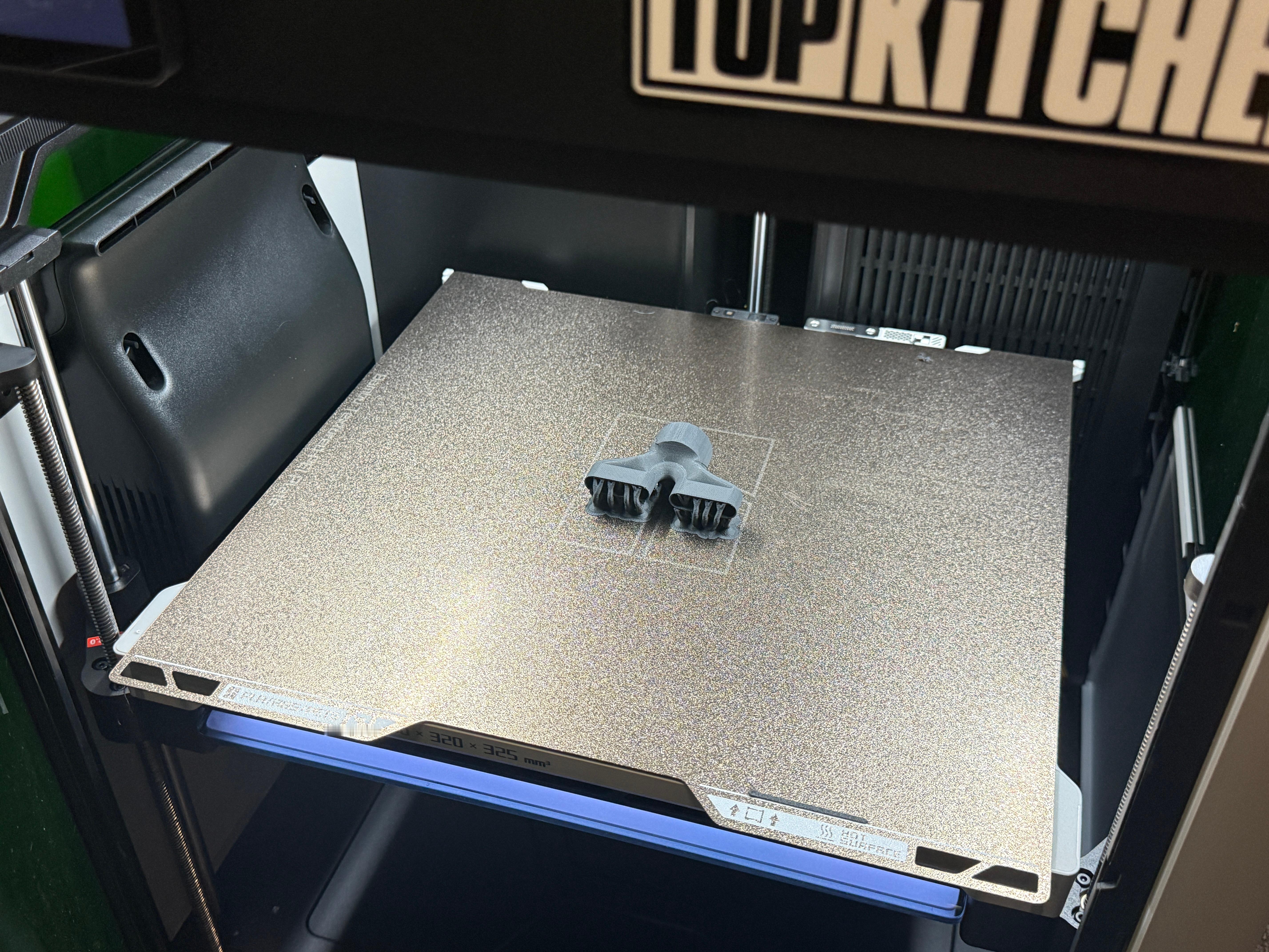 昨天给我GTR建模了个刹车导风的头头好消息：3D打印还挺成功的坏消息：小了 小了