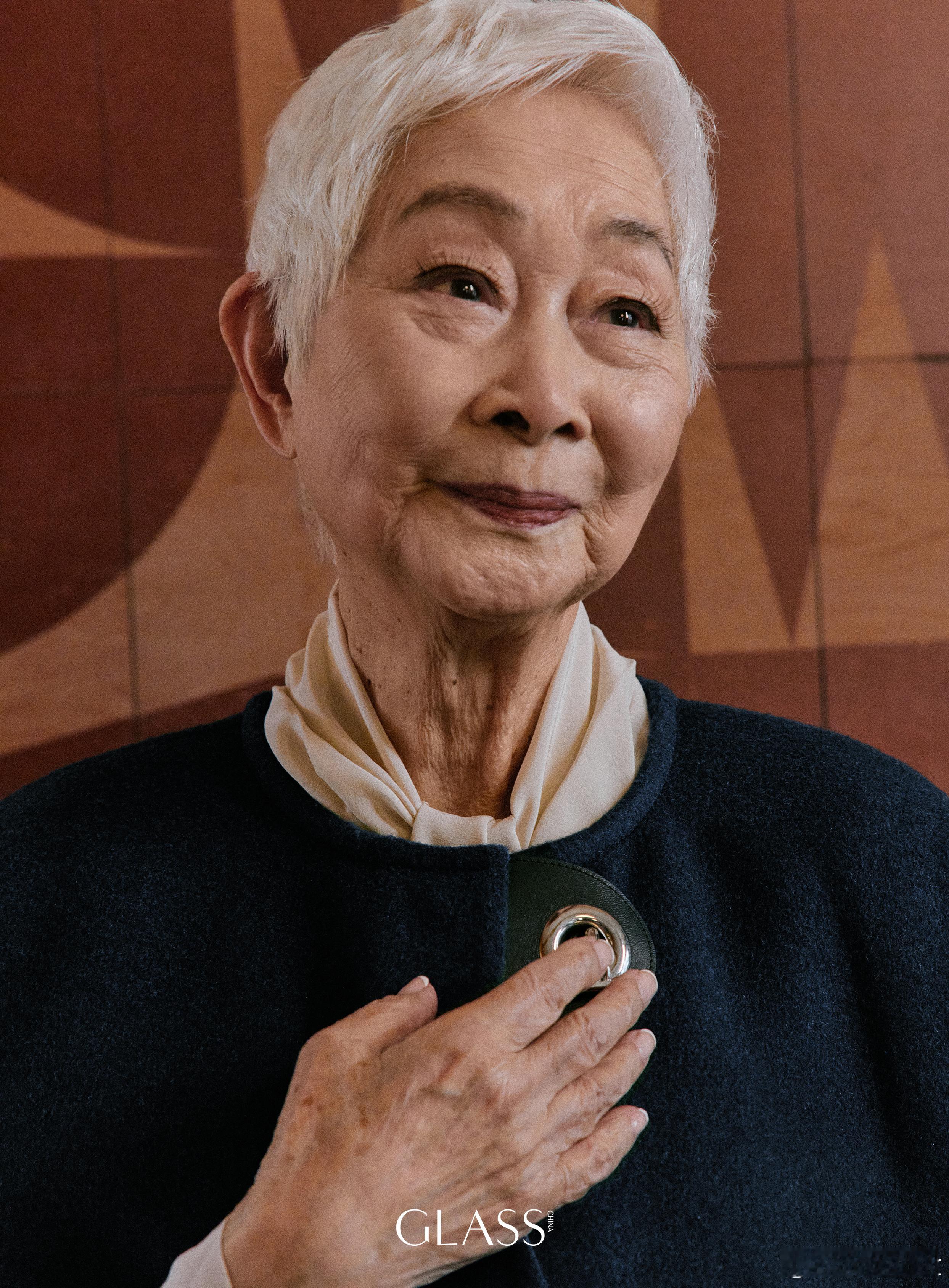 卢燕 ｜ GLASS  新写真： 