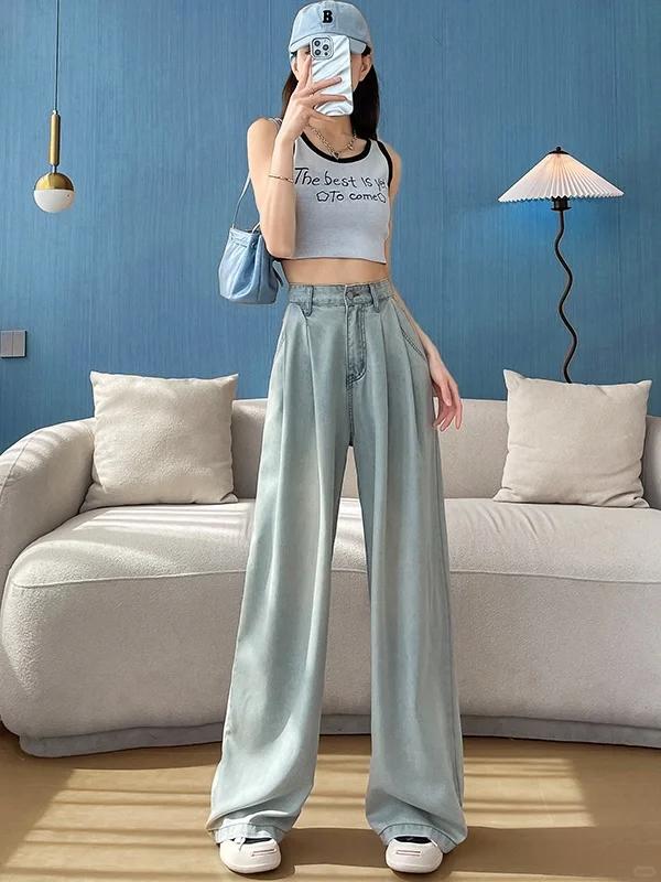 #夏日生活打卡季#👗时尚新宠儿上线！灰色露脐印花背心，简约而不失个性，胸前的小