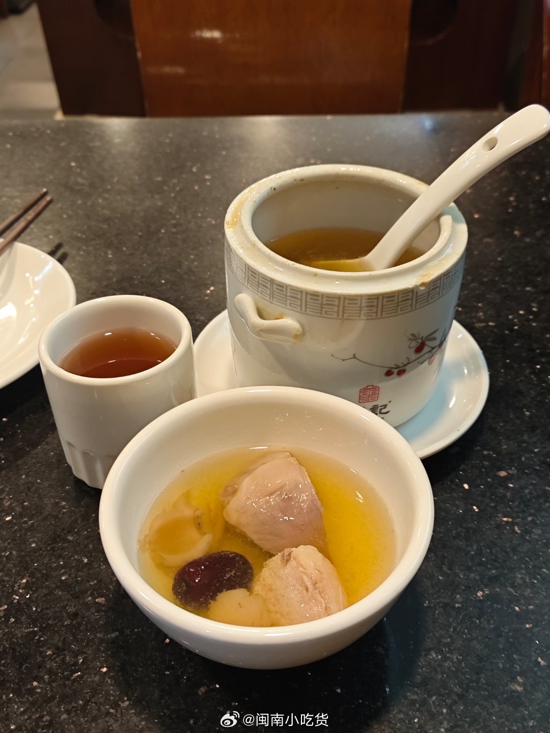 日日是好日。吃到了新鲜美味的海鲜火锅。看到了美丽的夜色。 