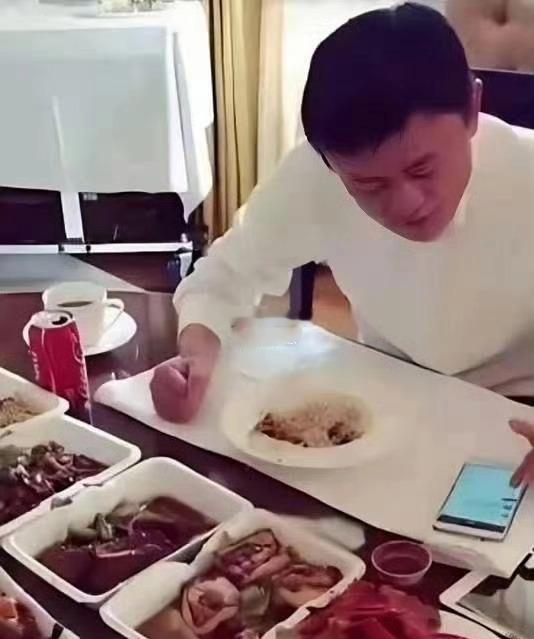 雷军和马云的午餐，你悟出了什么？ 