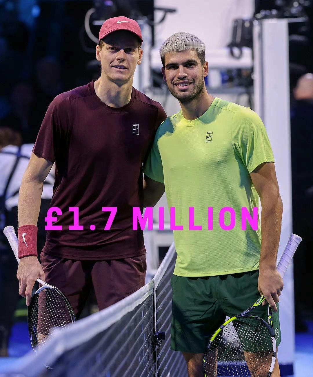 可以说阿卡都被辛纳打服了！但是在韩国举行的表演赛，阿卡7-5/7-6（6）击败辛