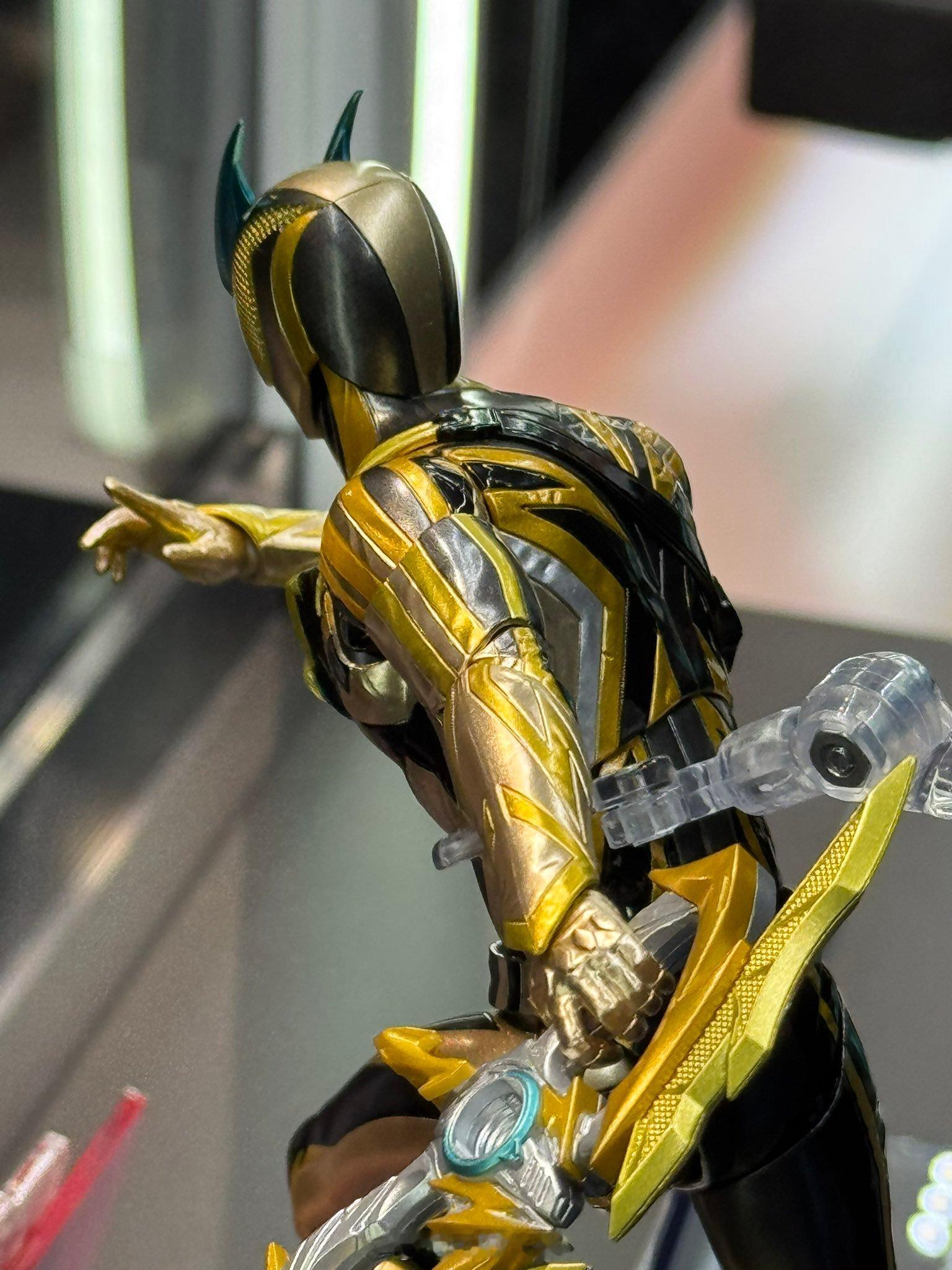 万代真拉完了SHF 假面骑士ZZZ 闪电等离子 对比皮套对比基础形态1月展示品官