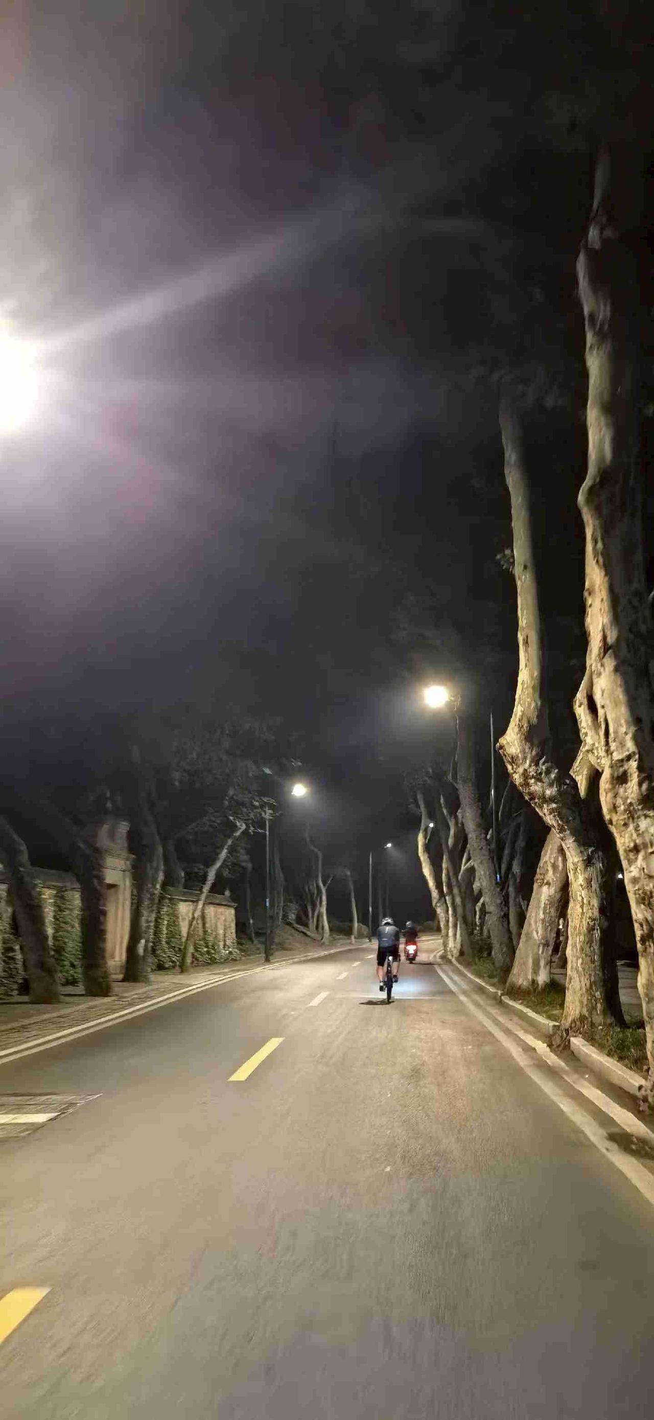 我的今日状态：😁轻松愉快
我这里的天气：☀️晴天