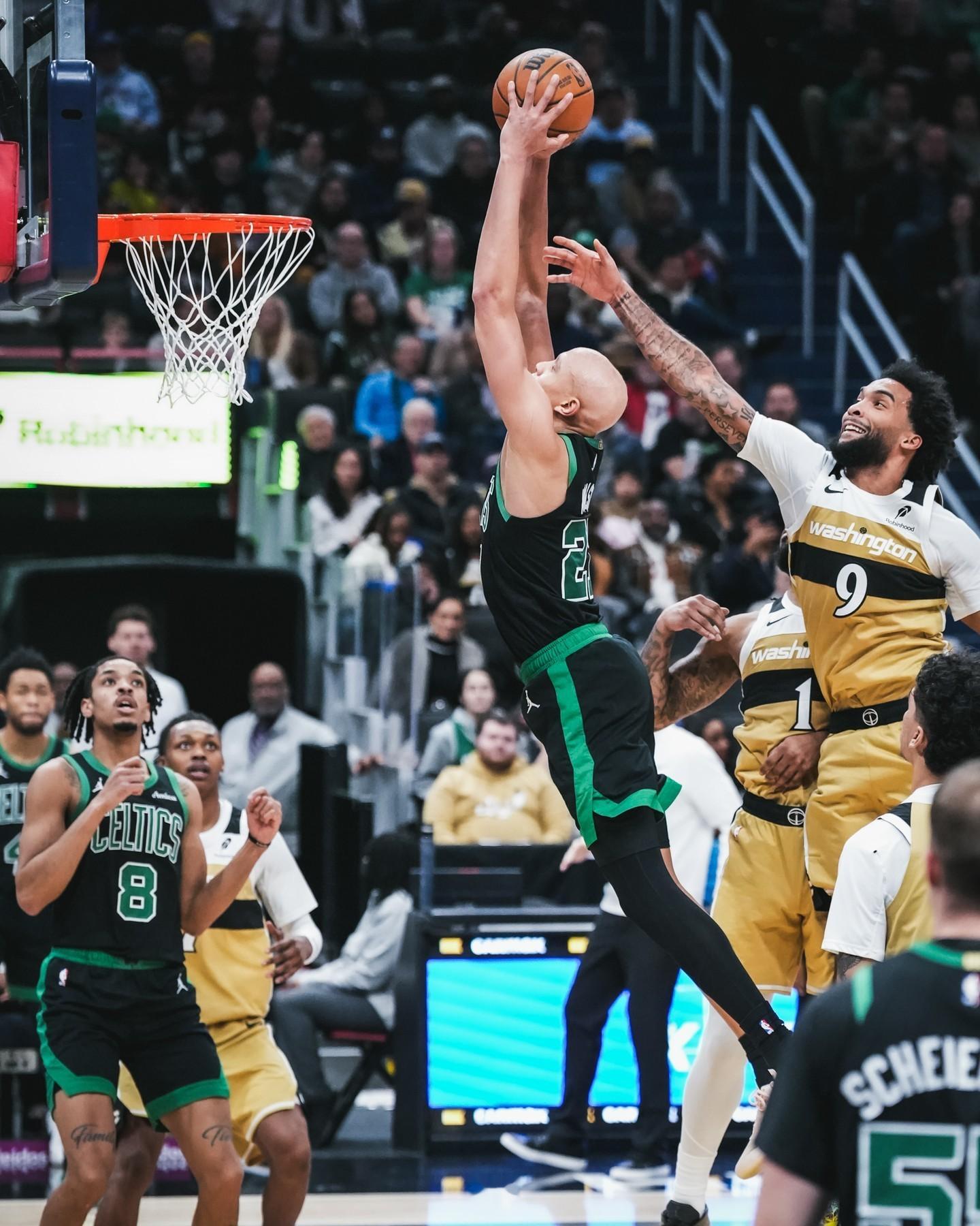 沃尔什：“比赛还在进行中的时候，我并没感觉我有得到那么多的分数。我抬头看数据统计