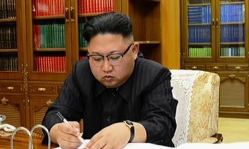 [月亮]金正恩拍板，作出一个前所未有重大决定，靠近中朝边境。金正恩这次真的是把棋