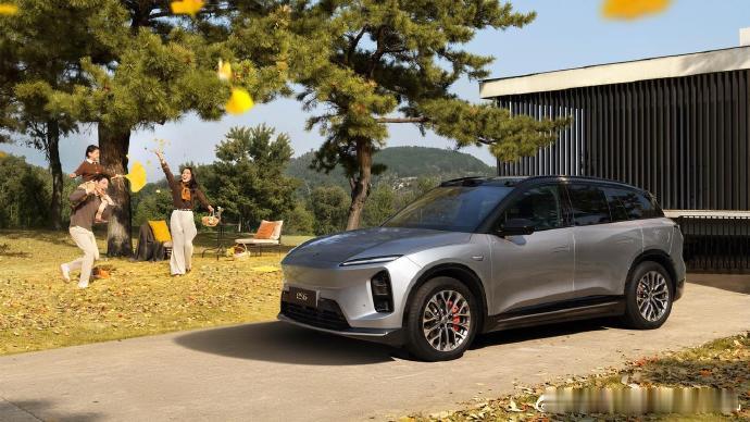 第一代蔚来ES6上市至今，已经有7年的时间，这期间经历了2次更迭，一共三代车型。