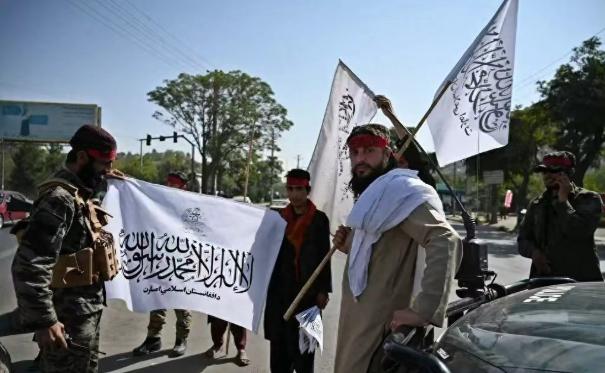 实际上现在塔利班也很难。

现在的塔利班，看着风光，实则日子过得特别憋屈，202