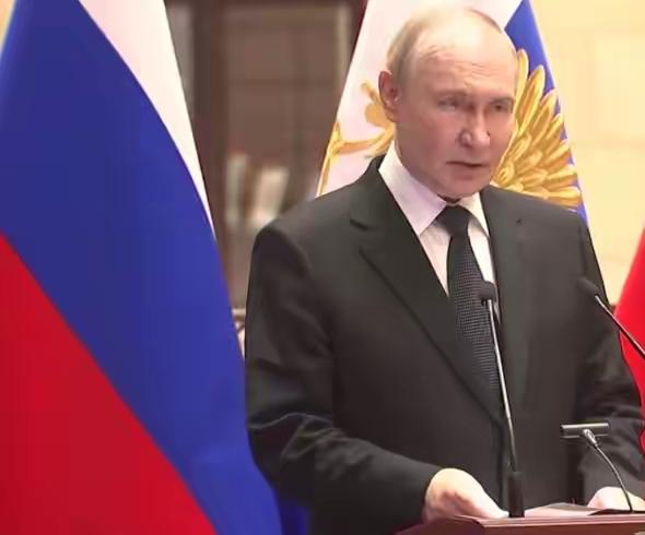 普京：准备和平解决“近年来出现的所有问题”