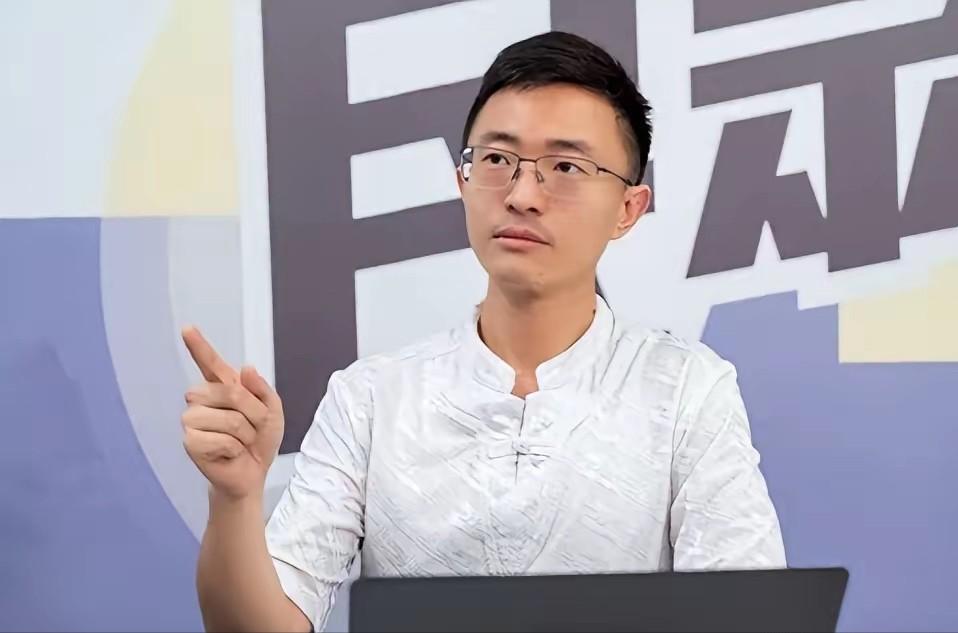 真的太敢说了！

台湾新党侯汉廷直接给大陆支招，这番话简直说到心坎里：武力统一成