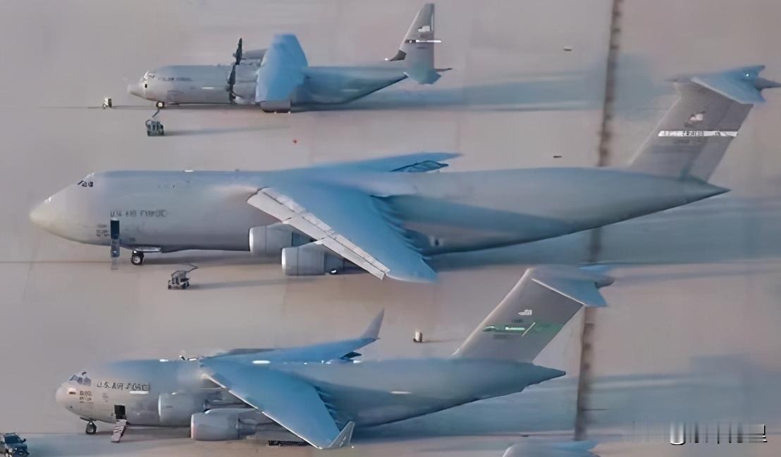 美国C130战术运输机、C17大型运输机、C5战略运输机同框。
中国客机领域，正